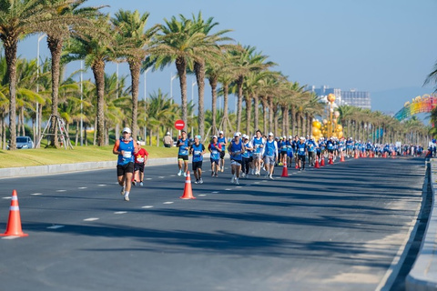 Giải chạy Cara Run 2026 với gần 1.000 người tham gia tại đại lộ ven biển Bãi Dài